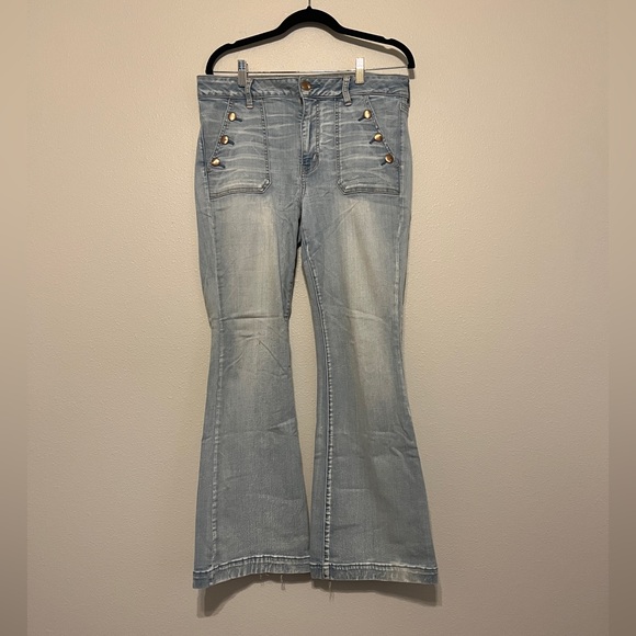 American Eagle Outfitters Denim - American Eagle Bell Bottoms